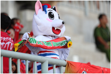 Soi dong man co vu chi co tai giai bong da sinh vien SV-League-Hinh-7