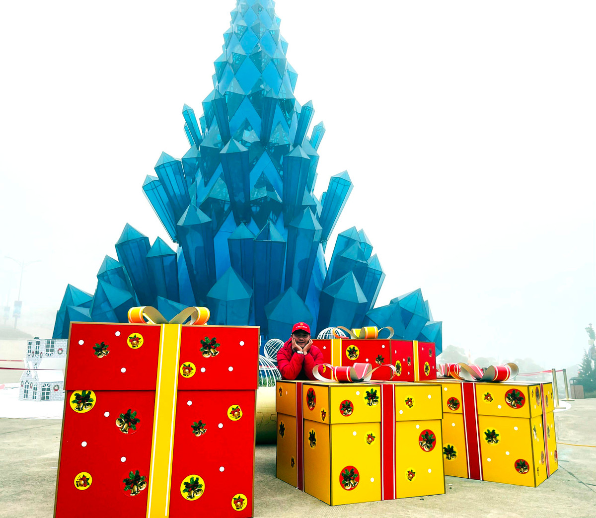 Len Sa Pa don Noel som voi Le hoi mua dong Fansipan-Hinh-3