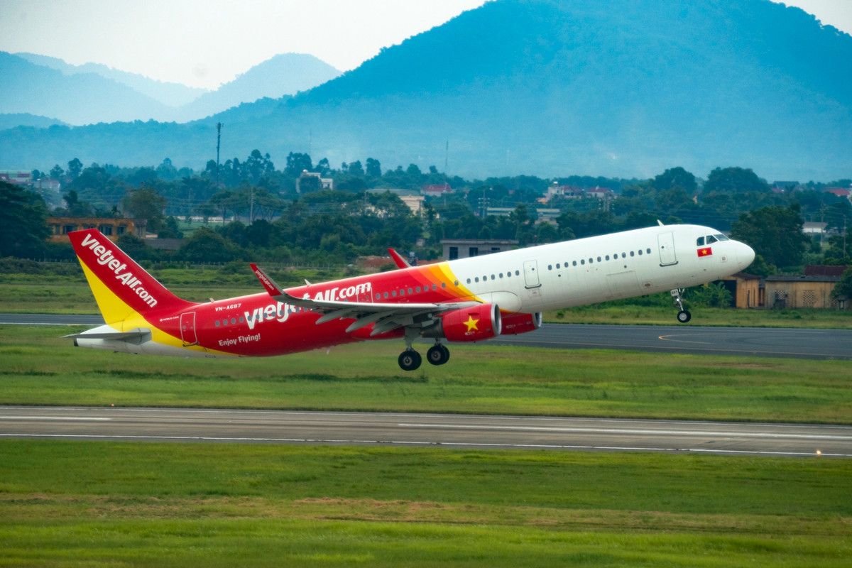 Vietjet trien khai chinh sach ho tro hanh khach den va di khu vuc mien Trung-Hinh-2