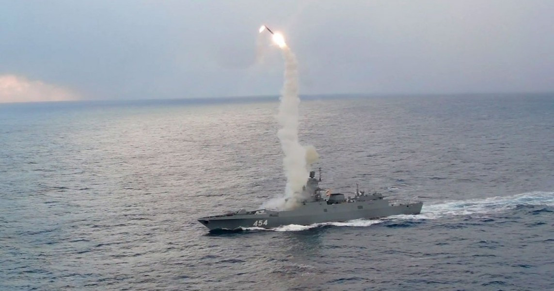 Nhà thiết kế giải thích việc biên chế tên lửa “là một thủ tục chậm chạp” bởi vì cần phải trải qua nhiều công đoạn đánh giá khác nhau, dẫn tới thực tế là quá trình chấp nhận tên lửa siêu thanh 3M22 Zircon có thể bị hoãn lại một thời gian dài.