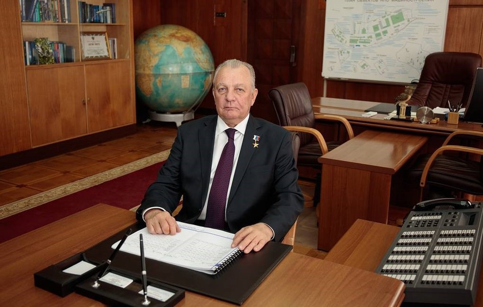 Báo chí Nga mới đây đã trích dẫn lời ông Alexander Leonov - Tổng giám đốc, kiêm kỹ sư trưởng của Văn phòng thiết kế NPO Maáhinostroeniya (một thành viên của Tập đoàn Vũ khí Tên lửa chiến thuật) - người được xem như "cha đẻ" tên lửa Zircon.