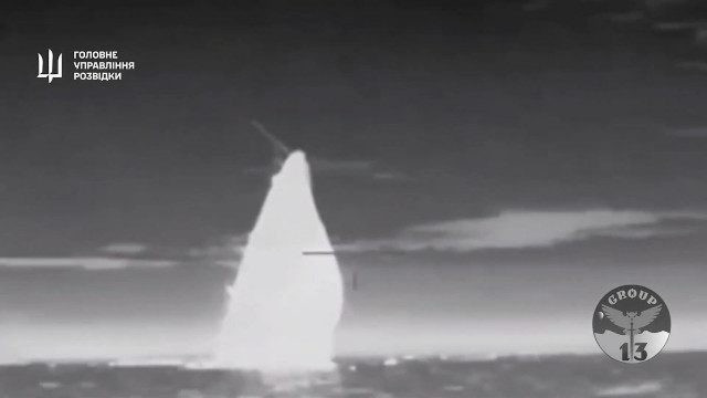 Tau khong nguoi lai cam tu Ukraine danh chim tau ten lua Ivanovets-Hinh-2