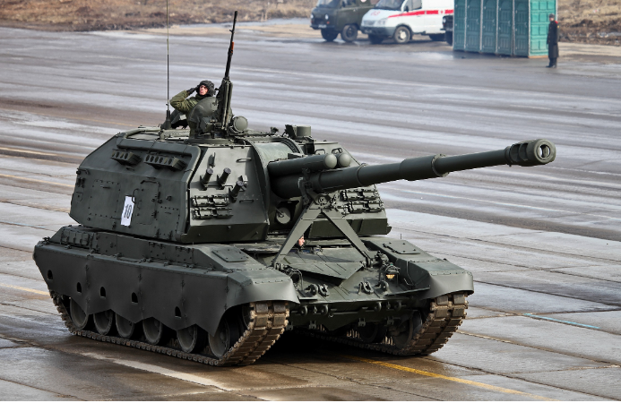 Truyền thông Nga cũng đưa tin, Bộ trưởng Quốc phòng Nga Sergei Shoigu đã thị sát quá trình sản xuất tổ hợp pháo mới ở Yekaterinburg. Ông Shoigu lưu ý rằng khối lượng sản xuất các đơn vị pháo tự hành đã tăng gấp 6 lần so với năm 2022.