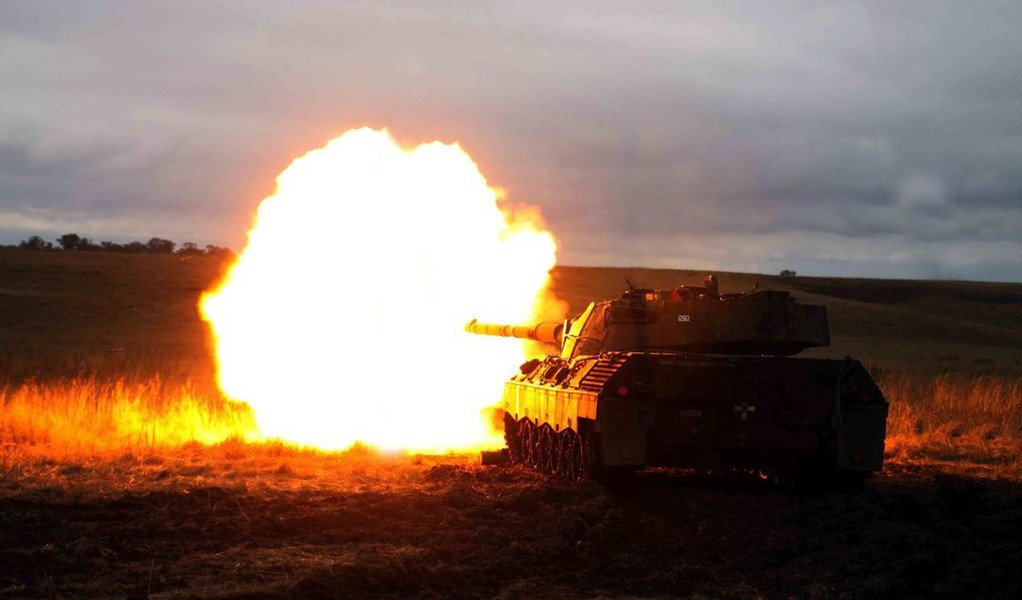 Đạn M1040 chứa 2.000 viên bi vonfram, bắn ra với sơ tốc 1.041 m/s, phân tán theo hình nón, chúng tiêu diệt bộ binh nằm ở vị trí hở, tấn công các cụm hỏa lực rất hiệu quả... Tuy nhiên tầm bắn hiệu quả của loại đạn này rất thấp, chỉ trong khoảng 300 - 500 mét.