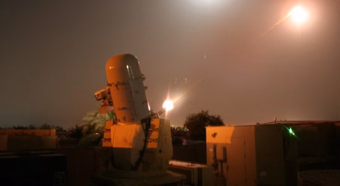 Do tốc độ bắn quá cao nên nó phát ra tiếng "zitttt" rất đặc trưng, đây cũng là lý do khẩu pháo này còn có tên gọi "sea-whiz" có nghĩa là "tiếng rít của đại dương".