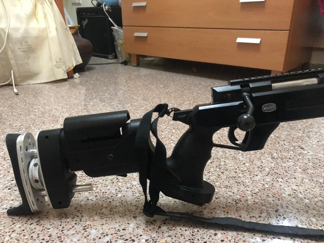 Một phiên bản cải tiến của G22 với phần báng tỳ vai và tay cầm được cải biên, giúp súng nhẹ hơn nhiều so với phiên bản gốc và điều chỉnh được độ dài, ngắn của báng tì vai. Nguồn ảnh: Guns.