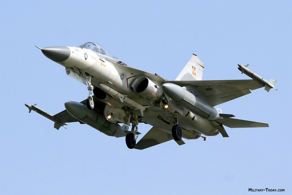 Rào cản lớn này và quyết tâm thay thế dàn tiêm kích của Đài Loan đã khiến quân đội nước này muốn tự sản xuất một loại tiêm kích hiện đại thời bấy giờ dựa trên công nghệ của F-20 và F-16 được Mỹ cung cấp. Nguồn ảnh: Military-today.