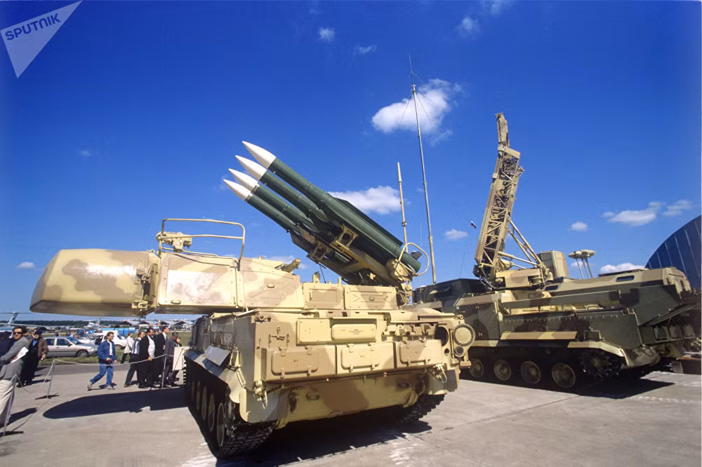 Tầm bắn tối đa của tổ hợp Buk-M2 có thể lên tới 20 km với tầm cao tối đa 3 km tuỳ từng loại tên lửa. Nguồn ảnh: Sputnik.