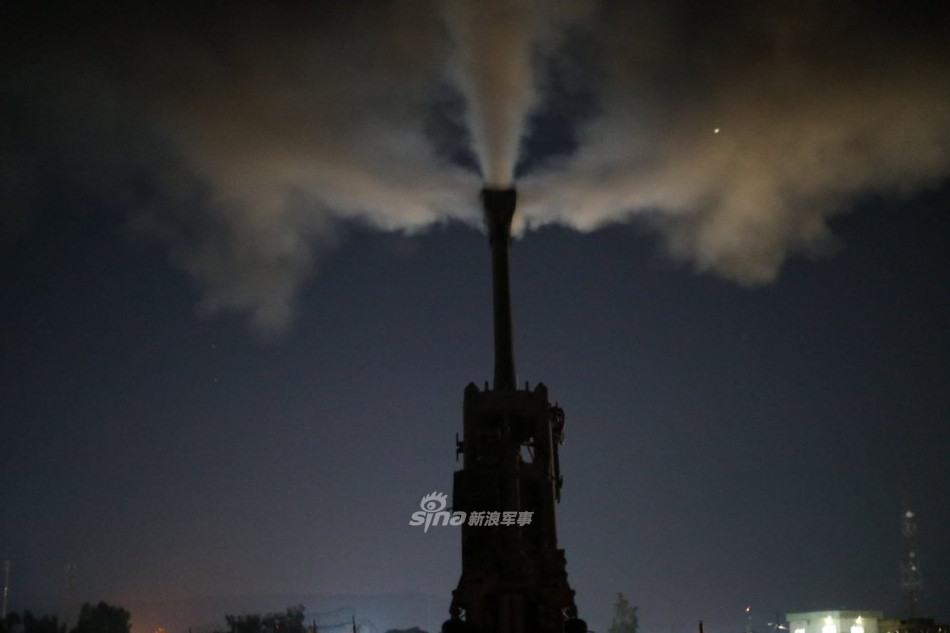 Ngoài Quân đội Mỹ, trên thế giới còn có khoảng 4 quốc gia khác sử dụng khẩu pháo này bao gồm Ả Rập Sau đi, Australia, Canada và Ấn Độ. Hiện tại M777 vẫn là dòng pháo chủ lực của Quân đội Mỹ ở Iraq và Syria trong cuộc chiến chống khủng bố ở Trung Đông. Nguồn ảnh: Sina.