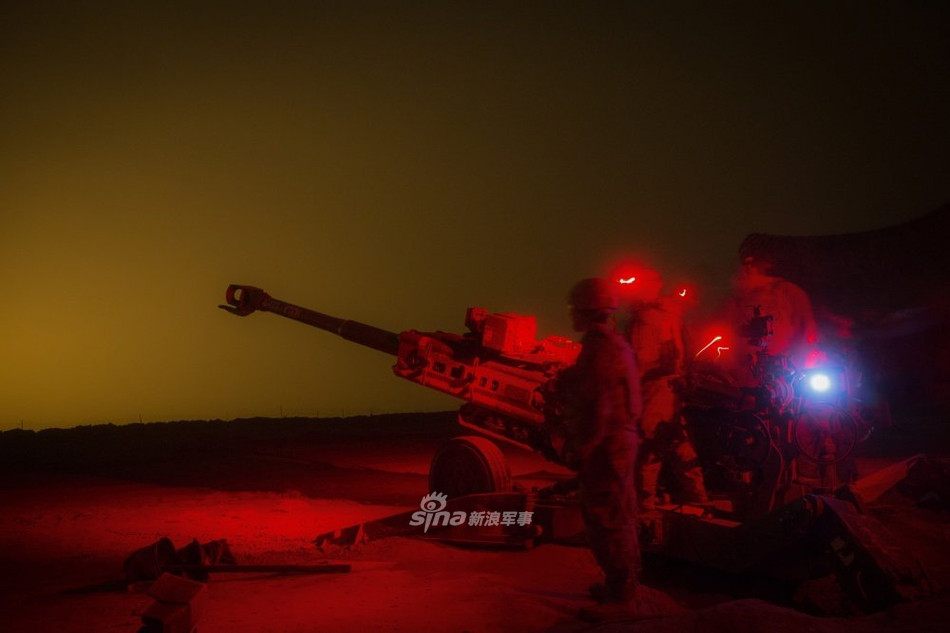 Tốc độ bắn tối đa của pháo M777 có thể lên tới 5 viên mỗi phút trong khi đó tốc độ bắn thông thường của khẩu pháo này chỉ vào khoảng 2 viên mỗi phút. Nguồn ảnh: Sina.