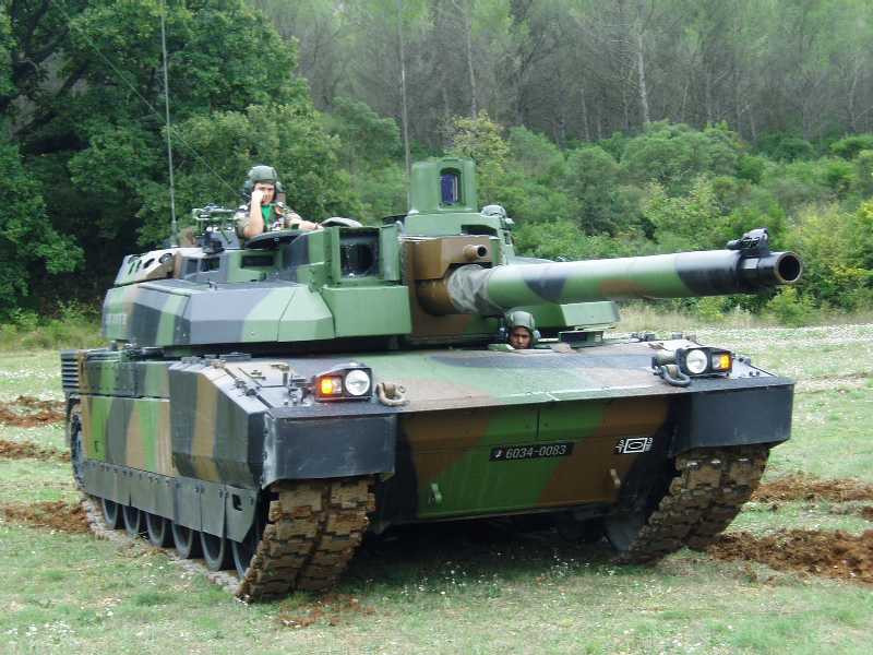 Đây cũng là lần đầu tiên trong lịch sử một khẩu pháo cỡ nòng 140mm được đặt thành công lên xe tăng có trọng lượng chỉ 50 tấn. Để thu thập dữ liệu cho quá trình nghiên cứu, khẩu pháo 140mm này đã khai hoả tới 200 phát nhưng vẫn phải giữ cho toàn bộ cơ cấu này nguyên vẹn. Nguồn ảnh: Loner.