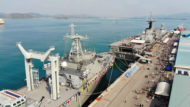 Đây là tàu sân bay duy nhất của Đông Nam Á và là thứ vũ khí giúp Hải quân Thái Lan đứng ngang hàng với các cường quốc quân sự trên thế giới khi được góp mặt trong danh sách những quốc gia sở hữu tàu sân bay. Nguồn ảnh: QQ.