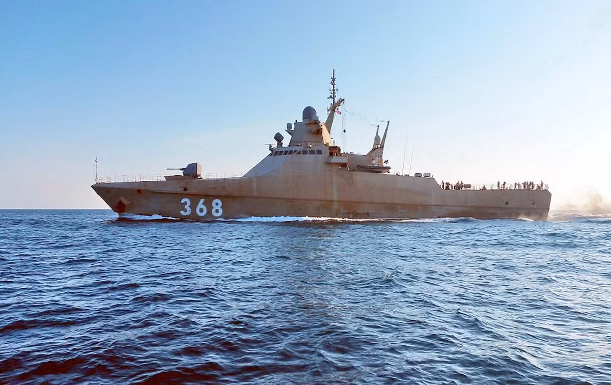 Hải quân Nga dự kiến đóng tổng cộng 6 tàu tuần tra biển theo lớp Đề án 22160 này. Ngoại trừ một chiếc đã được nhập biên, một chiếc khác đã hoàn thiện xong và đang được thử nghiệm cùng với bốn chiếc khác đang được đóng mới. Nguồn ảnh: Sina.