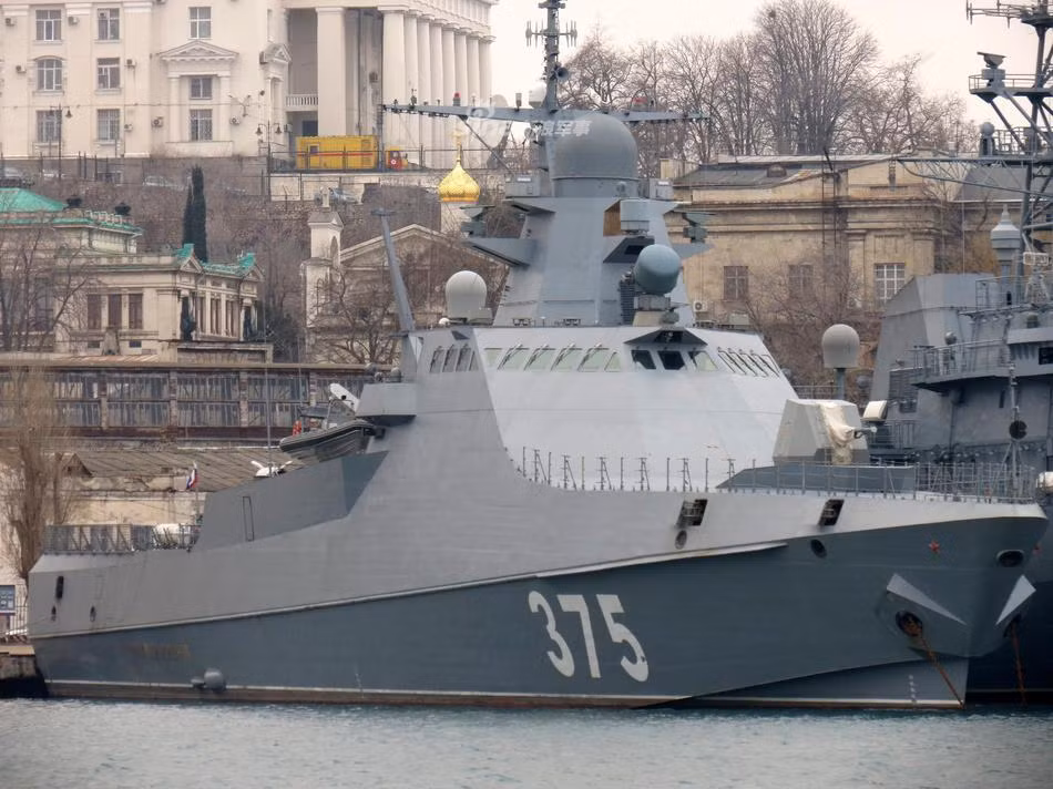 Trong thời gian từ năm 2014 tới năm 2016, Nga đã đóng xong tàu tuần tra biển đầu tiên theo Đề án 22160 này và tới năm 2018 vừa rồi, chiếc đầu tiên đã được gia nhập Hải quân Nga, phục vụ trong hạm đội Biển Đen. Nguồn ảnh: Sina.