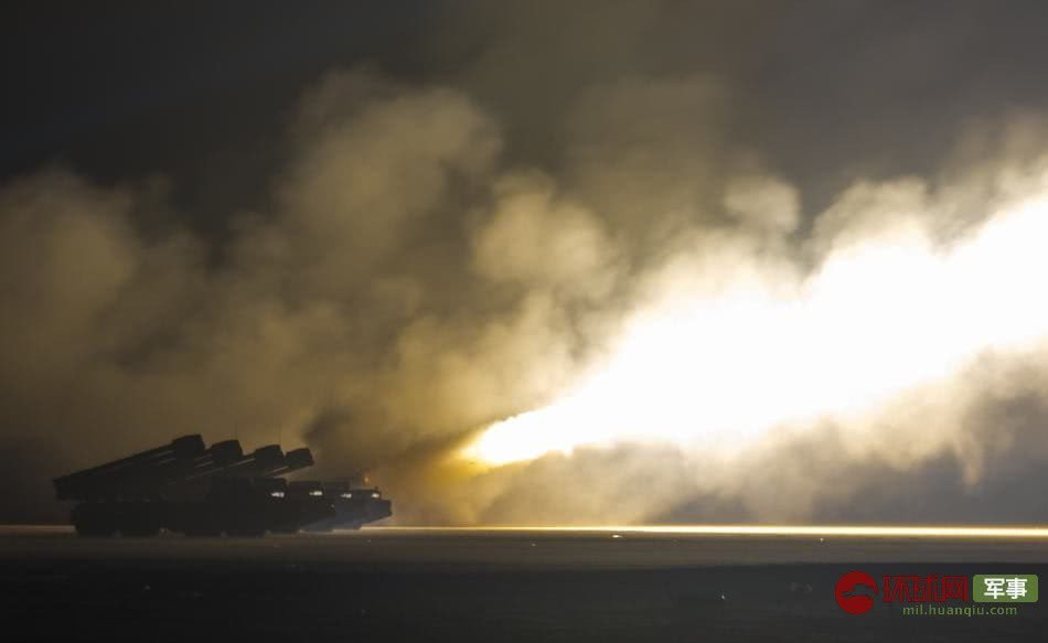 Tới tận năm 2014, các tổ hợp BM-30 Smerch mới bắt đầu được mang ra thực chiến lần đầu tiên trong cuộc Chiến tranh Syria. Tổ hợp này cũng xuất hiện trong cuộc chiến ở Ukraine trong kho vũ khí của các lực lượng thân Nga. Nguồn ảnh: QQ.