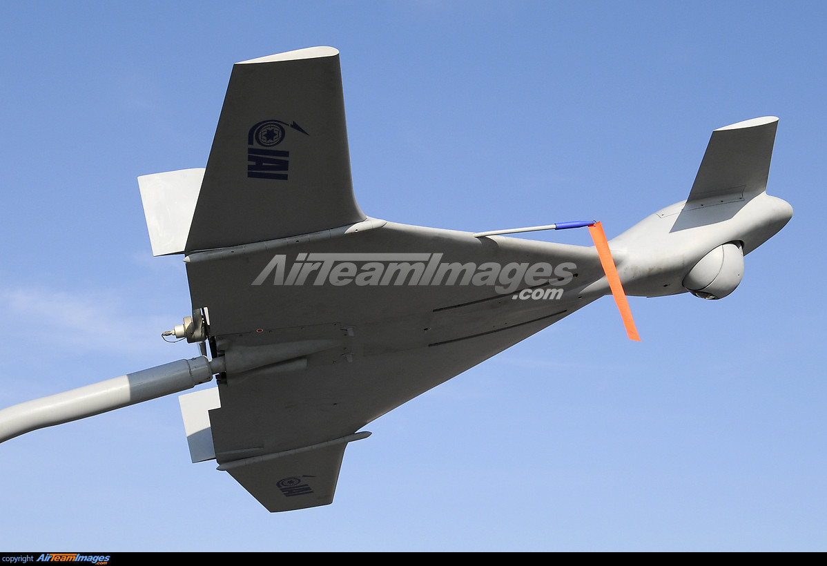 Vũ trang của IAI Harop rất đơn giản, đó là đầu đạn nặng 23kg có sức công phá cực mạnh được đặt ở đầu máy bay. Tầm hoạt động của loại máy bay này lên tới 1.000 km và có thể bay liên tục 6 tiếng trên không. Nguồn ảnh: Airteam.