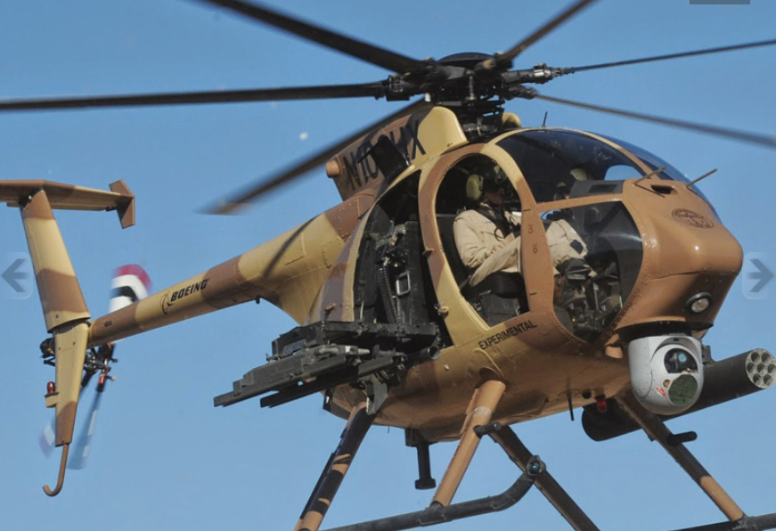 AH-6 có thể tuỳ biến vũ khí treo ở hai bên cánh của mình và nó không có bất cứ loại vũ khí cố định nào. Các loại vũ khí mà AH-6 có thể mang theo được bao gồm các loại pháo điện 30mm, súng máy ba nòng GAU-19, súng máy cỡ 7,62mm hoặc súng phóng lựu 40mm, pod pháo phản lực Hydra 7 nòng,... Nguồn ảnh: Military-today.