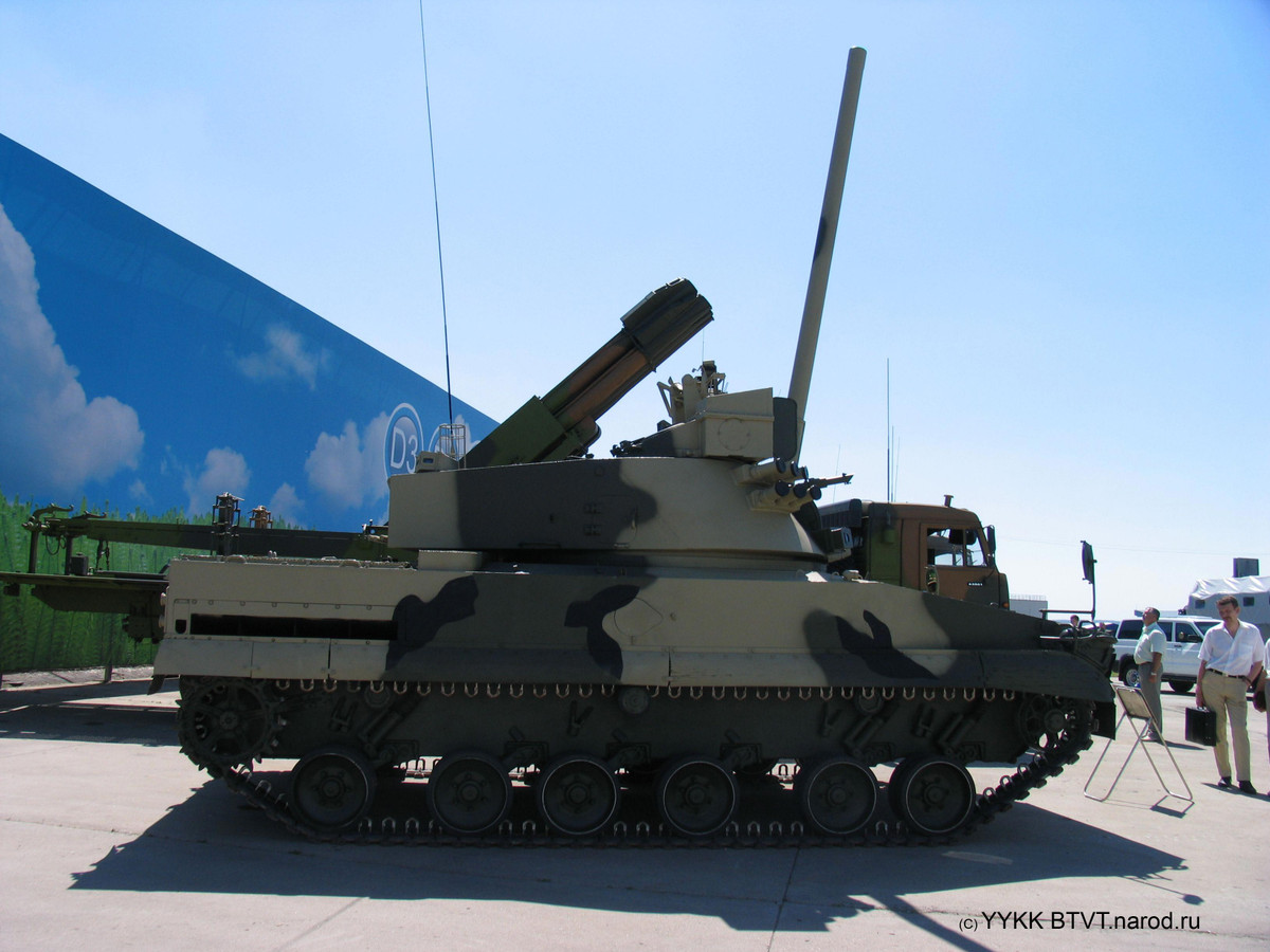 Tầm bắn hiệu quả của Nona-S cũng chỉ từ 8 cho tới 12 km và ở khoảng cách tối đa khẩu pháo này có độ chính xác không cao. Các phiên bản mới đây nhất sử dụng loại pháo 2A51 và 2A60 với nòng ngắn 1,8 mét cũng không thể cải thiện được tầm bắn và độ chính xác của khẩu pháo này. Nguồn ảnh: Vitaly.