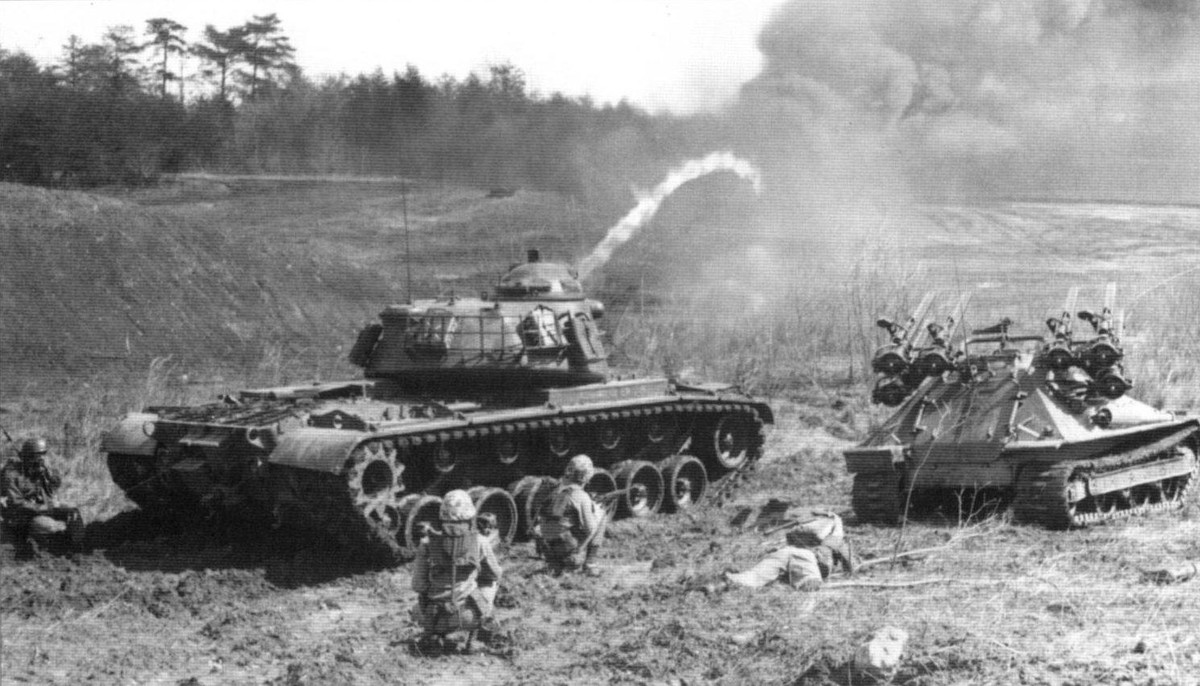 Về cơ bản M67 có trọng lượng 48 tấn, chiều dài 8,1 mét khi nòng súng hướng 12 giờ và có chiều rộng 3,632 mét. Nguồn ảnh: Archive.