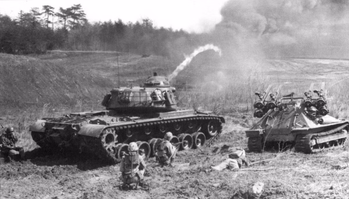 Về cơ bản M67 có trọng lượng 48 tấn, chiều dài 8,1 mét khi nòng súng hướng 12 giờ và có chiều rộng 3,632 mét. Nguồn ảnh: Archive.