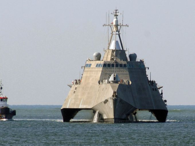 Tàu có biên chế thuỷ thủ đoàn đầy đủ 40 người và có thể mở rộng thêm cho 35 thuỷ thủ hoặc binh lính tuỳ từng điều kiện tác chiến thực tế. Nguồn ảnh: BI.