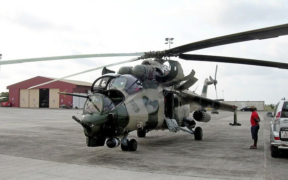 Năm 2001, Ukraine bán cho Guinea Xích Đạo một loạt các trực thăng Mi-24 do nước này lắp ráp bao gồm các phiên bản Mi-24V, Mi-24P và Mi-24R.