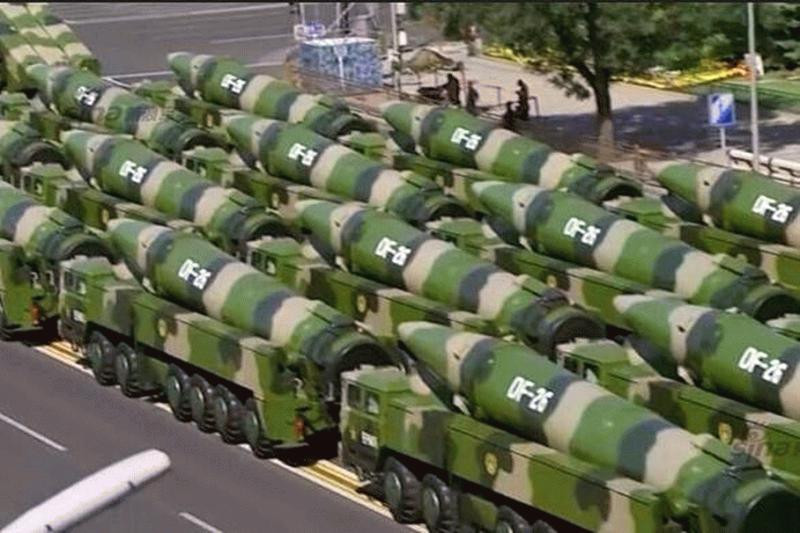 Giống nhiều loại xe kéo tên lửa khác, khung gầm của DF-26 sử dụng động cơ do Deutz - Đức thiết kế với công suất tổng cộng 517 mã lực. Loại động cơ này đã được Trung Quốc mua bản quyền để tự sản xuất trong nước. Nguồn ảnh: Tube.