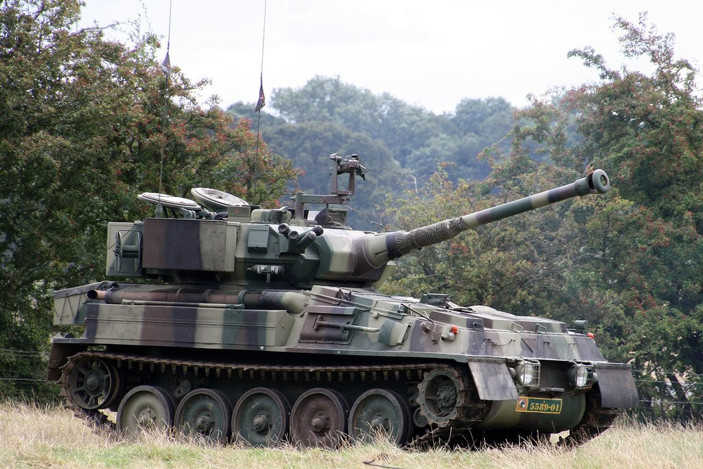 Cuối cùng là Scorpion 90FV-101, đây cũng là một loại xe tăng hạng nhẹ và được sản xuất bởi Anh Quốc. Thực tế thì trong biên chế quân đội Anh, Scorpion 90FV-101 chỉ được coi là xe thiết giáp trinh sát. Nguồn ảnh: Globalfire.