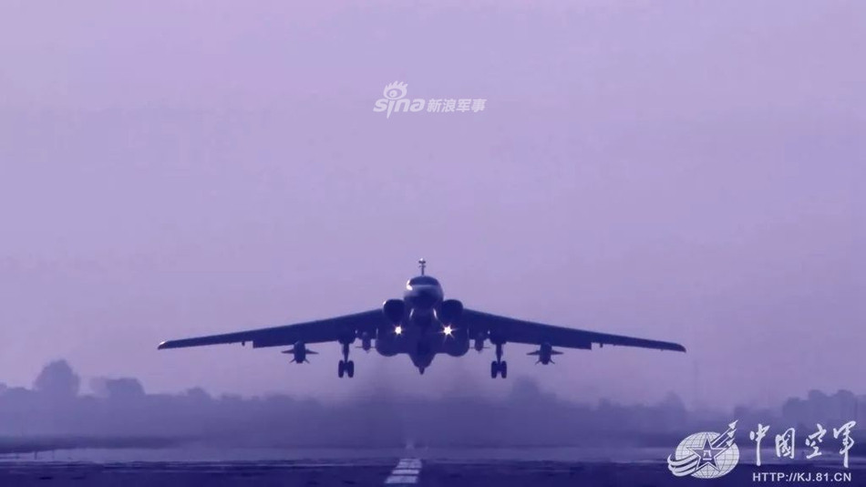 Điều này dẫn đến việc chọn ra một gương mặt thay thế máy bay H-6 là điều cực kỳ khó khăn vì không những gương mặt mới đó phải đảm nhận được khả năng năng ném bom chiến lược mà còn phải có thể nâng cấp tốt, cải biên thành nhiều loại máy bay khác nhau trong tương lai. Nguồn ảnh: Sina.