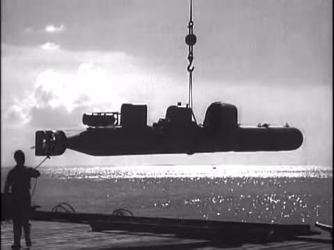 Do bị khoá chặt trong biển Địa Trung Hải, các tàu ngầm lớp Adua không thể cùng hải quân Đức tham chiến ở khu vực Đại Tây Dương đương. Tuy nhiên các tàu ngầm này vẫn thường xuyên thực hiện các nhiệm vụ thả biệt kích chống phá khu vực Bắc Phi trong Chiến tranh Thế giới thứ 2. Nguồn ảnh: Tube.