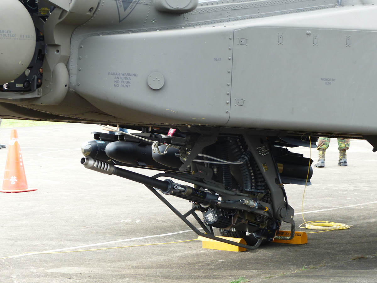 Tầm bắn hiệu quả của khẩu pháo này cũng lên tới 1500 mét và có tầm bắn tối đa 4000 mét. Sơ tốc đầu nòng của M230 lên tới 800 mét/giây, đây là sơ tốc khá chậm vì khi bắn ở tầm bắn tối đa 1500 mét, viên đạn sẽ cần tới gần 2 giây để tới mục tiêu. Nguồn ảnh: Militarytoday.