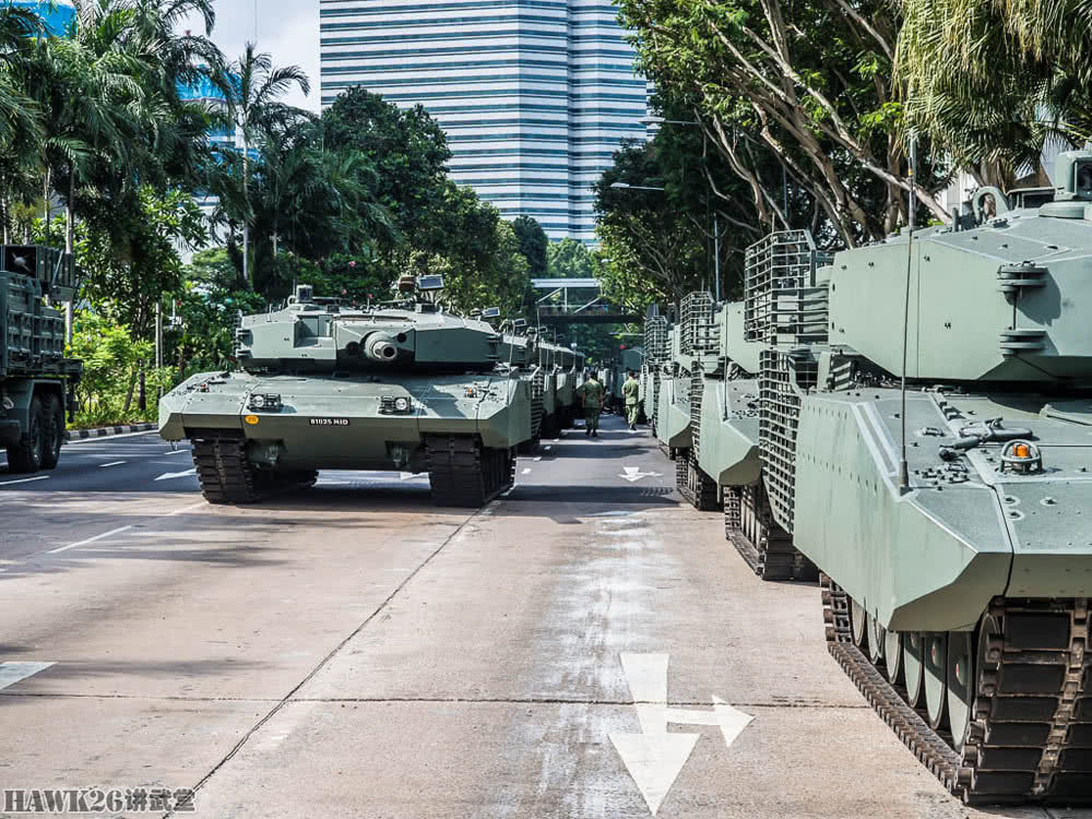 Singapore cũng đã từng nâng cấp một loạt các xe tăng Leopard 2A4 sau một vài năm sử dụng. Điều này chứng tỏ khả năng nâng cấp rất rộng rãi của loại phương tiện chiến tranh do Đức sản xuất này. Nguồn ảnh: Hawk26.