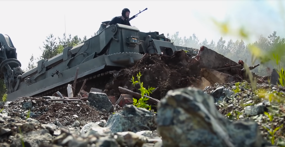 Tờ Sputnik khẳng định, UBMI có thể hoạt động tốt không những trong môi trường phóng xạ mà còn có thể mở đường giữa... mưa bom bão đạn của đối phương một cách an toàn. Nguồn ảnh: Sputnik.