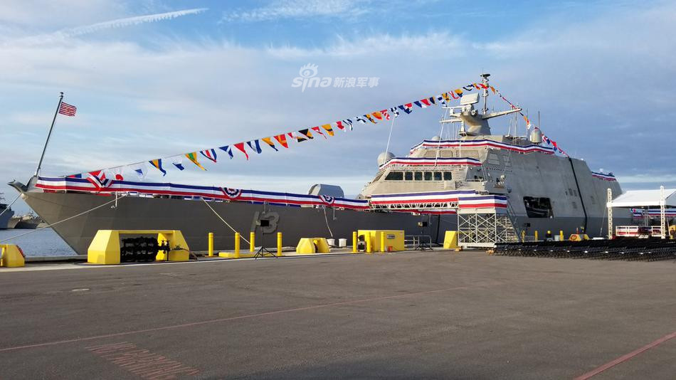 Do là tàu chiến đấu ven bờ, hoạt động trong những vùng nước nông và nhiều rác thải, tàu USS Wichita không sử dụng hệ thống chân vịt để tránh bị kẹt mà sử dụng hệ thống bơm nước phản lực để đẩy tàu với bốn bơm phản lực cũng do Rolls-Royce chế tạo. Nguồn ảnh: Sina.