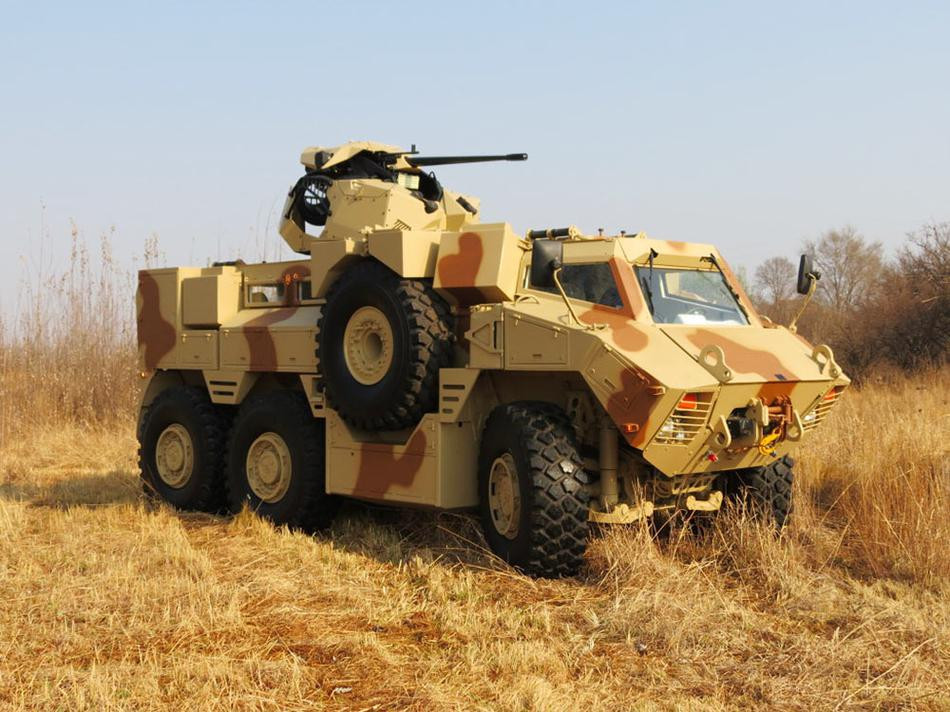 Ngoài ra, phiên bản xe chiến đấu bộ binh còn được trang bị hệ thống lựu đạn khói để tự vệ và rút lui khi cần thiết. Nguồn ảnh: Sina.