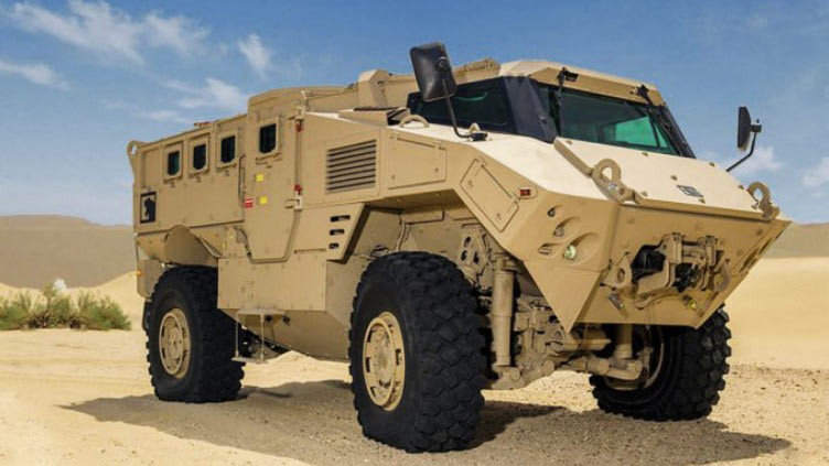 Trong đó phiên bản thiết giáp chở quân có thể chứa tối đa tới 16 người bao gồm cả tài xế. Phiên bản chở quân cũng là phiên bản lớn nhất trong dòng RG-35 với chiều dài 7,4 mét, rộng 2,5 mét và cao tới 2,7 mét. Nguồn ảnh: Sina.