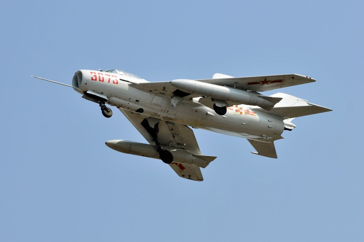 Ngoài phiên bản MiG-19 do Liên Xô sản xuất Việt Nam còn sử dụng tiêm kích F-6, một phiên bản MiG-19 được Trung Quốc tự sản xuất dựa trên chuyển giao công nghệ của Liên Xô. Nguồn ảnh: Fotoreport.