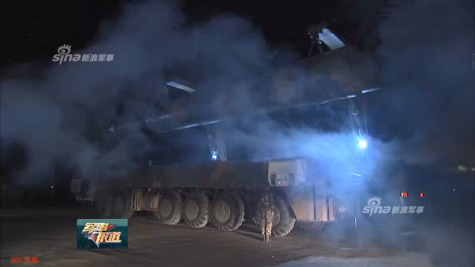 Tên lửa đạn đạo DF-26 có tầm bắn tối đa từ 3000 tới 4000 km - nghĩa là xa gấp đôi so với DF-21D. Tầm bắn 4000km tối đa của DF-26 hoàn toàn dư sức để bay tới tận đảo Guam của Mỹ. Nguồn ảnh: Sina.