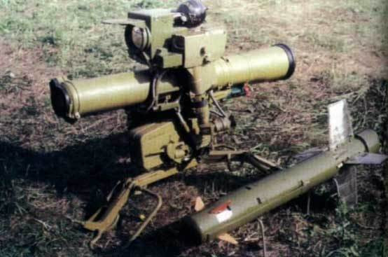 Tên lửa 9K113 Konkurs được xem là tổ hợp tên lửa chống tăng thành công nhất được phát triển dưới thời Liên Xô. Loại tên lửa này có tính năng chiến đấu tương đương với BGM-71 TOW của Mỹ hay MILAN của Pháp. Nguồn ảnh: Pinterest.