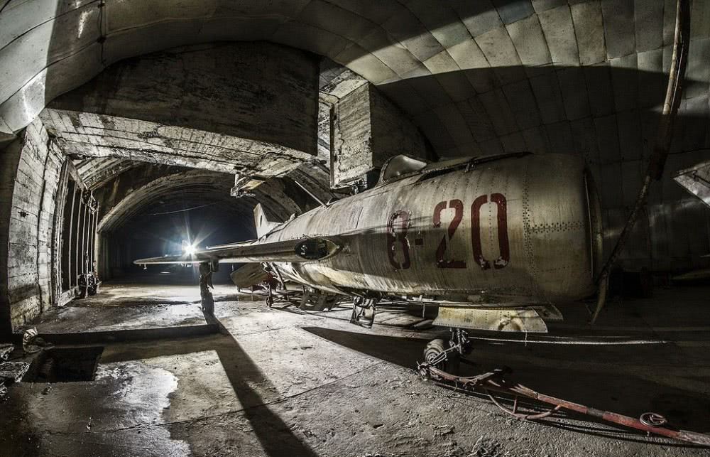 Tổng số tiền Nam Tư cũ đã chi ra để xây dựng căn cứ sân bay này có thể lên tới 6 tỷ USD - tương đương với chi ngân sách quốc phòng của Croatia trong vòng... 4 năm hiện nay. Nguồn ảnh: QQ.