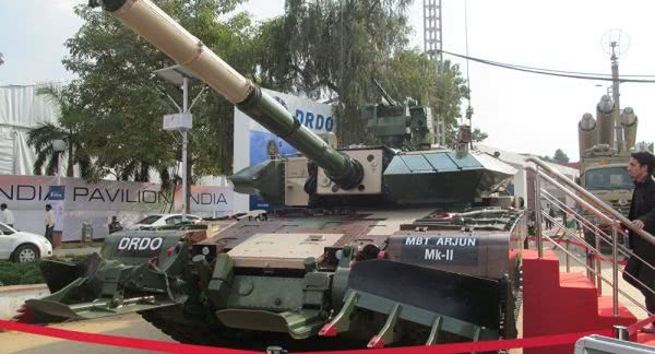 Phiên bản nâng cấp của xe tăng Arjun do Ấn Độ tự sản xuất mang tên Arjun Mk-II hiện vừa mói hoàn thành bài kiểm tra cuối cùng hôm 24/12/2018 vừa rồi. Nguồn ảnh: QQ.