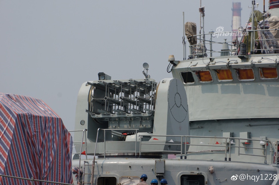 Lớp tàu chiến này cũng có khả năng mang theo trực thăng với một nhà chứa trực thăng được đặt ở phía đuôi tàu. Nguồn ảnh: QQ.