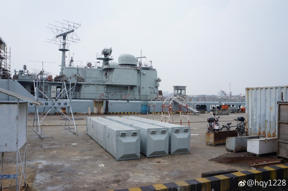 Hiện tại không có thông tin chính xác về cái giá mà Bangladesh phải trả cho hai khu trục hạm hàng "second hand" này. Tuy nhiên nhiều chuyên gia cho rằng hai khinh hạm đời cũ đã qua sử dụng này sẽ có giá rất rẻ, chỉ vào khoảng 100 tới 120 triệu USD cho mỗi chiếc. Nguồn ảnh: QQ.