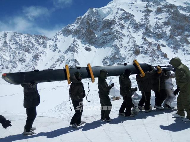 Quá trình sửa chữa bao gồm thay cánh quạt, sửa lại động cơ, thay ác quy định và kiểm tra được tiếp tục tiến hành giữa cái lạnh cắt da cắt thịt của mùa đông năm 2018. Phía Ấn Độ quyết định sẽ tiếp tục tiến hành sửa chữa bất chấp mùa đông năm nay. Nguồn ảnh: Sina.