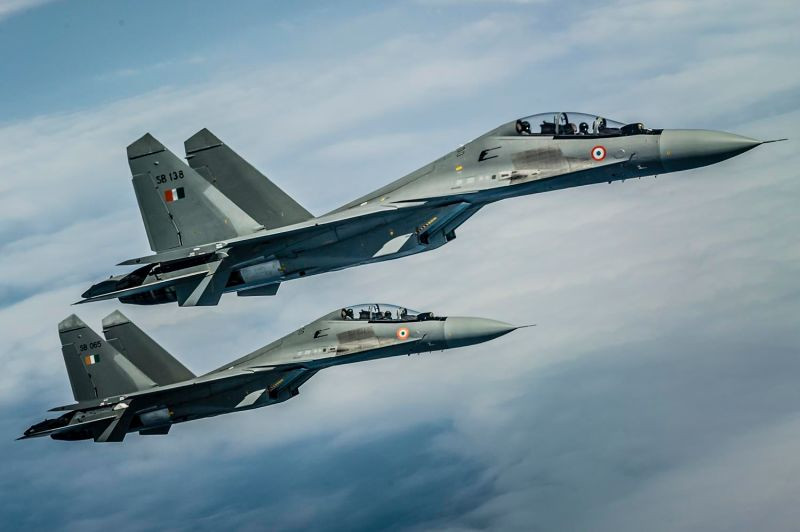 Theo đó, mỗi chiếc Su-30MKI được sản xuất nội địa tại Ấn Độ sẽ tốn tổng cộng 62 triệu USD trong khi đó, phiên bản Su-30MKI nhập khẩu từ Nga sẽ chỉ tốn 40 triệu USD mỗi chiếc - nghĩa là thấp hơn tới 22 triệu USD. Nguồn ảnh: Sputnik.