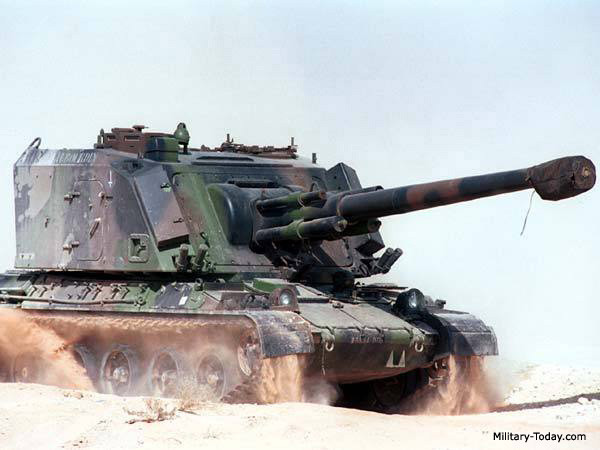 Đây là loại pháo tự hành có cỡ nòng 155mm cực kỳ khủng khiếp do Pháp sản xuất và sử dụng. Loại pháo này có tốc độ bắn tối đa lên tới 8 viên mỗi phút và đặc biệt, nó được trang bị hệ thống nạp đạn tự động. Nguồn ảnh: Militarytoday.