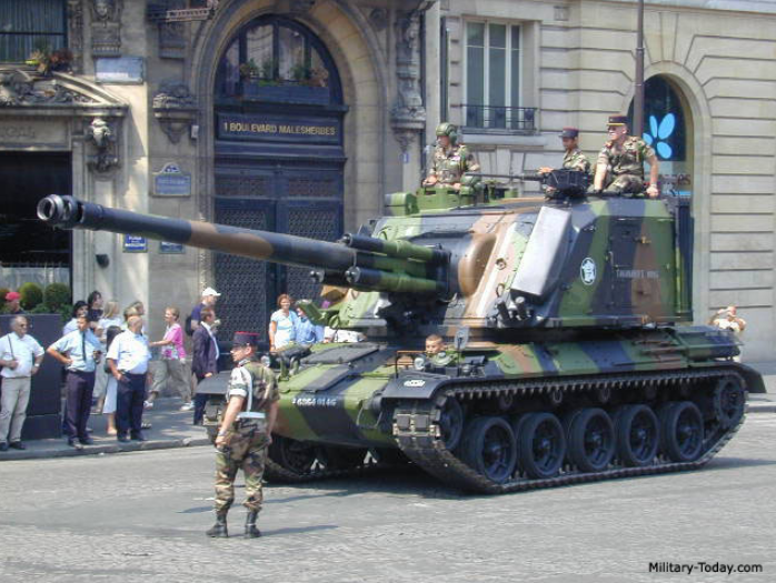 Ngoài ra, trong trường hợp hệ thống nạp đạn tự động gặp vấn đề kíp chiến đấu vẫn hoàn toàn có thể nạp đạn bằng tay nhưng tốc độ bắn khi đó sẽ giảm xuống chỉ còn từ 1 tới 2 viên mỗi phút. Nguồn ảnh: Militarytoday.