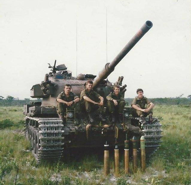 Olifant Mk.2 là bản nâng cấp tiếp theo của Mk.1B, tháp báo được thiết kế lại, hệ thống điều khiển bắn mới, được trang bị hệ thống phát hiện và tham gia mục tiêu mới. Động cơ đã được nâng cấp lên 1040 sức ngựa. Trang bị pháo LIW 105 mm GT-8 hoặc pháo nòng trơn 120 mm. Nguồn ảnh: Military-today.