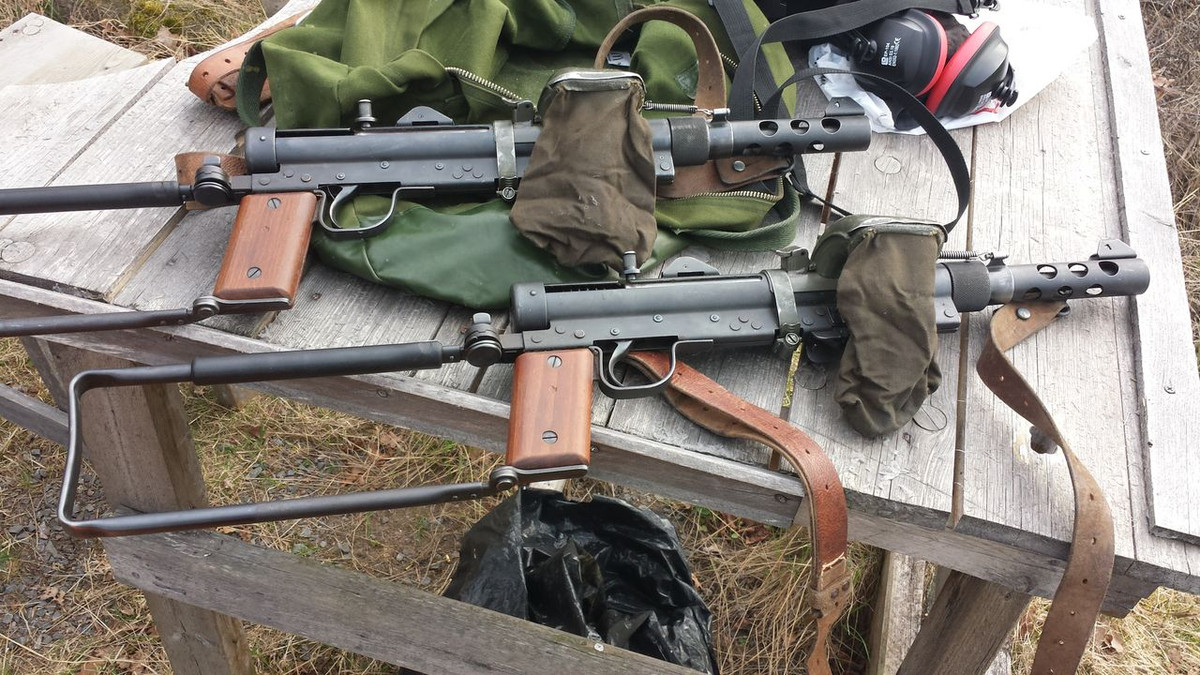 Sau Chiến tranh Đông Dương, súng tiểu liên M/45 vẫn tiếp tục được sử dụng ở Việt Nam. Và lần này là trong tay các toán biệt kích Mỹ ở miền Nam Việt Nam, khi khẩu súng này có khả năng hoạt động dù bị ngâm dưới nước nhiều giờ liền - một đặc điểm mà các khẩu súng khác của Mỹ cùng thời không thể có được. Nguồn ảnh: Tube.