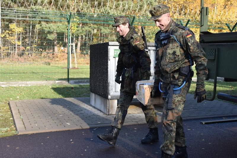 Thậm chí với một bộ trang phục gọn nhẹ như Exoskeleton, người lính hoàn toàn có thể mặc nó khi chiến đấu trực tiếp với đối phương mà khả năng cơ động vẫn không hề bị suy giảm. Nguồn ảnh: QQ.